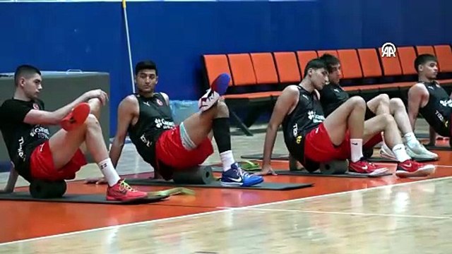 20 Yaş Altı Erkek Basketbol Milli Takımı, Avrupa Şampiyonası için Çanakkale'de kampa girdi