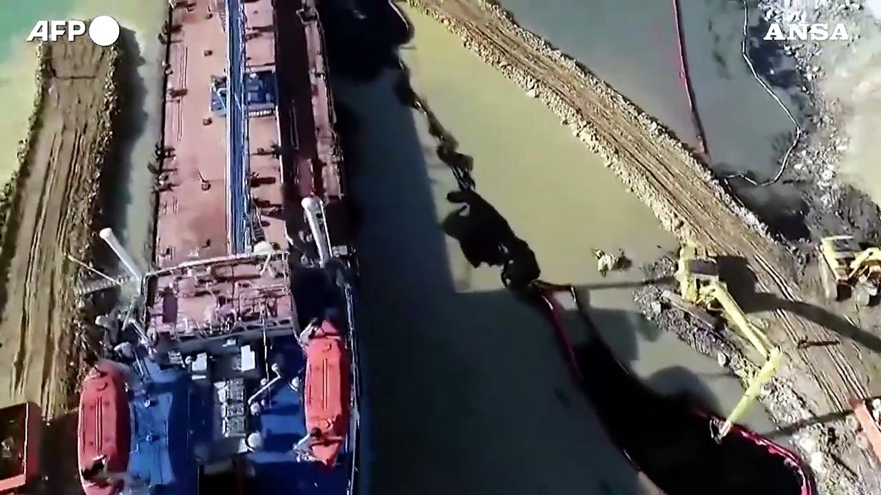 Russia, proseguono i lavori di pulizia delle coste del mar Nero