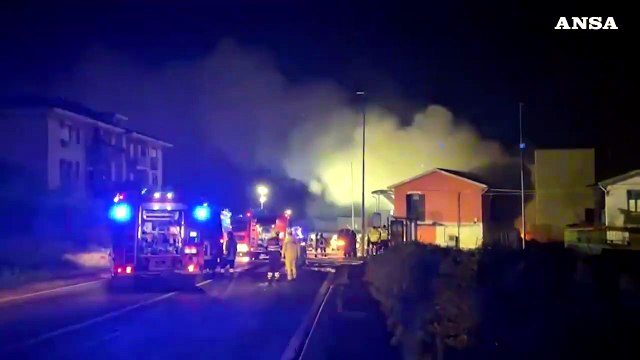 Esplosione a Catania, crolla una palazzina. Ci sono feriti, alcui gravi