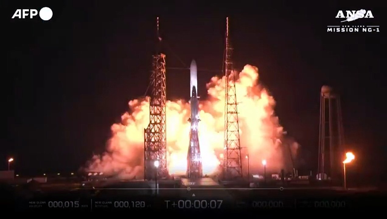 Lanciato il razzo New Glenn di Bezos, il primo test in volo