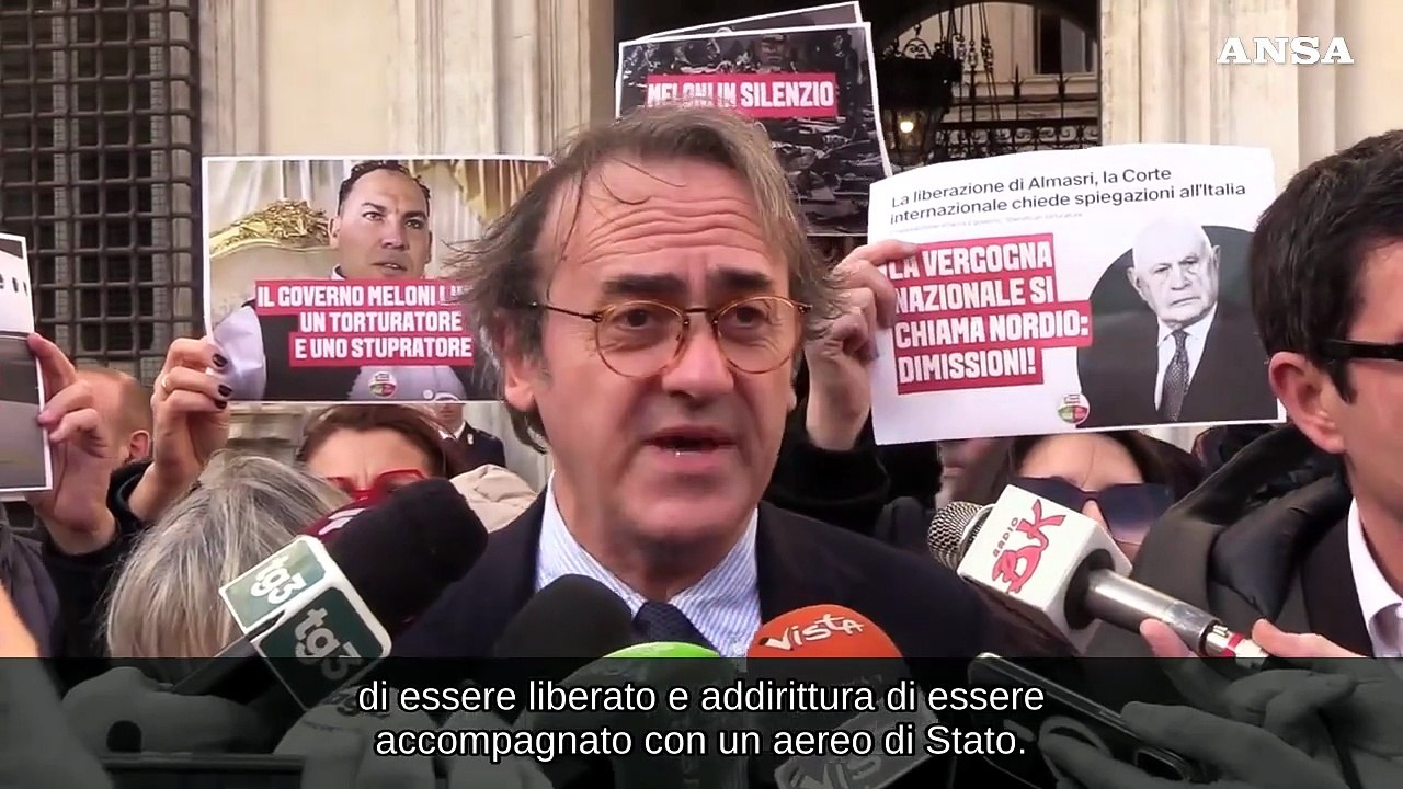 Almasri, flash mob di Avs davanti a Palazzo Chigi