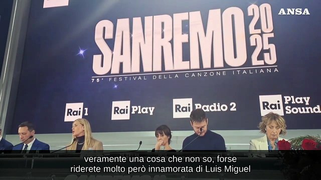 Sanremo, Marcuzzi e Cattelan cantano i loro brani preferiti legati al Festival