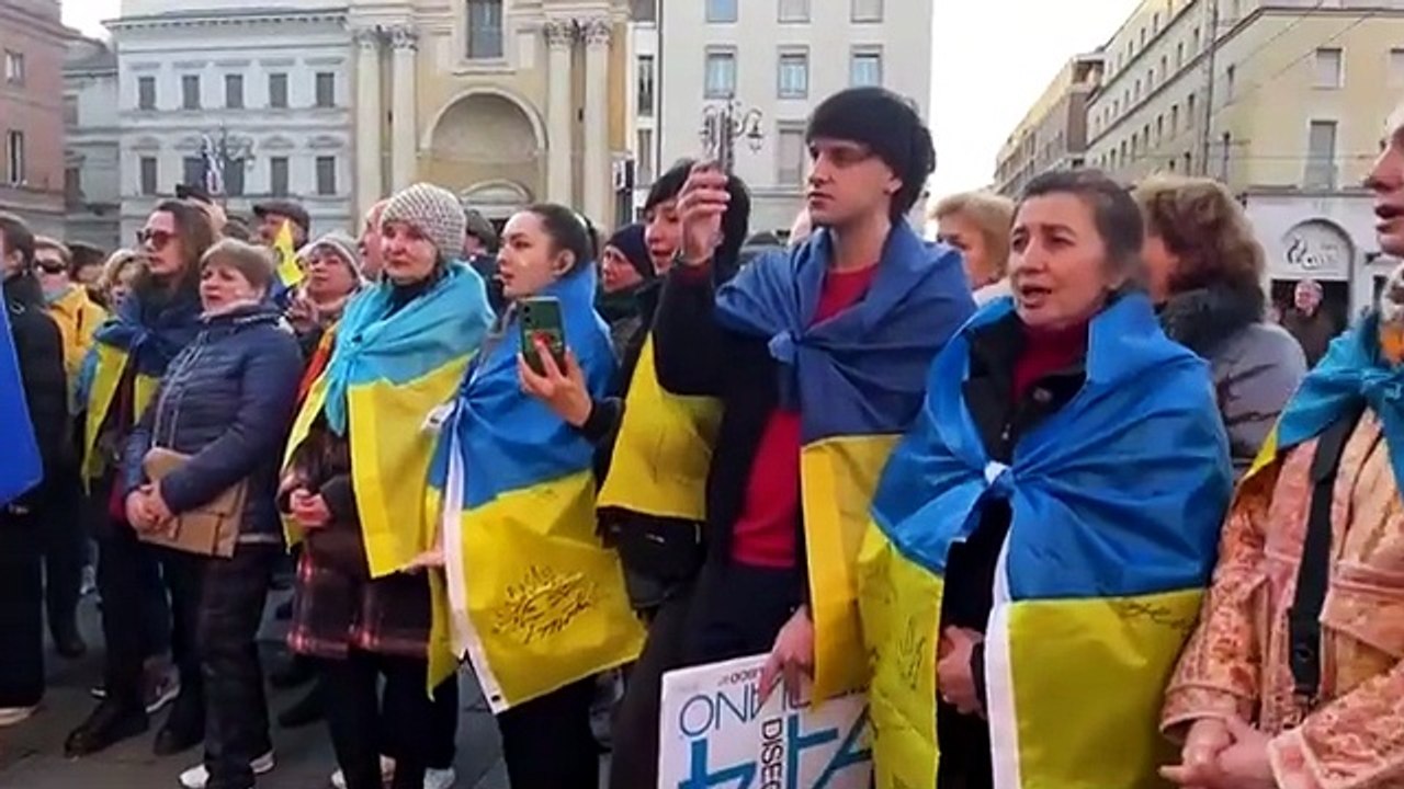 Manifestazione E Pizzarotti