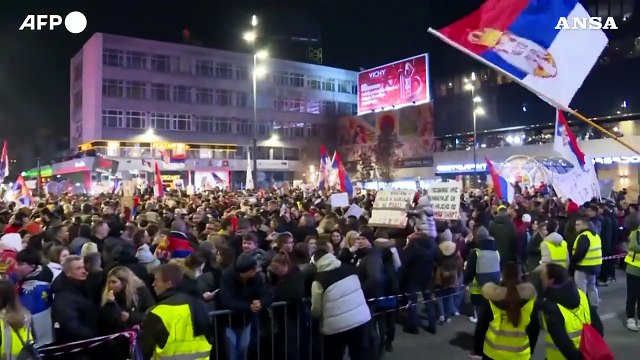 Serbia, nuova manifestazione antigovernativa con migliaia di persone