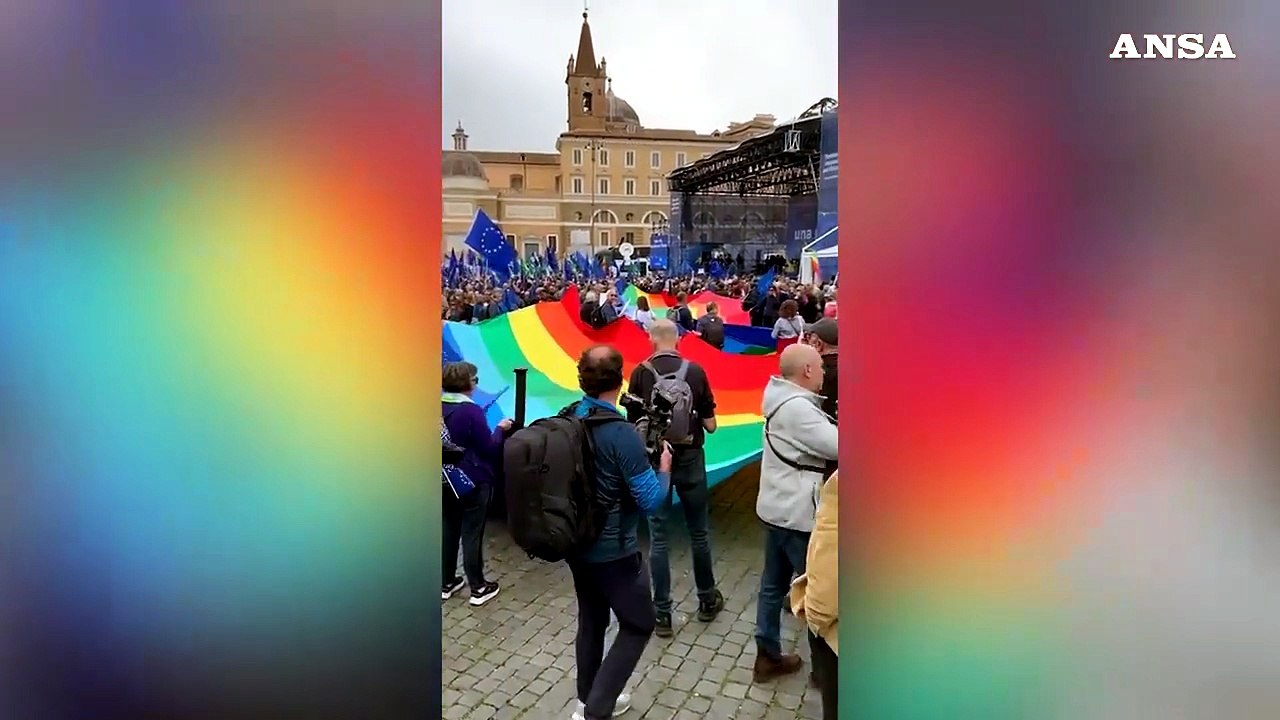 Roma, la manifestazione per l'Europa in piazza del Popolo