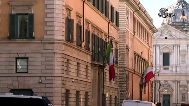 Bandiere a mezz'asta al Senato in ricordo delle vittime del covid
