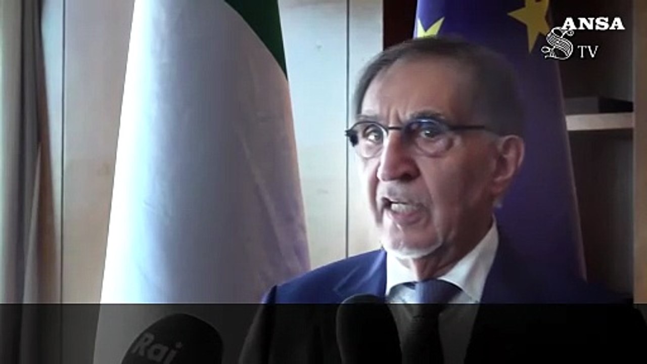 La Russa: "L'Italia vuole avere un ruolo nei rapporti Cina-Ue"