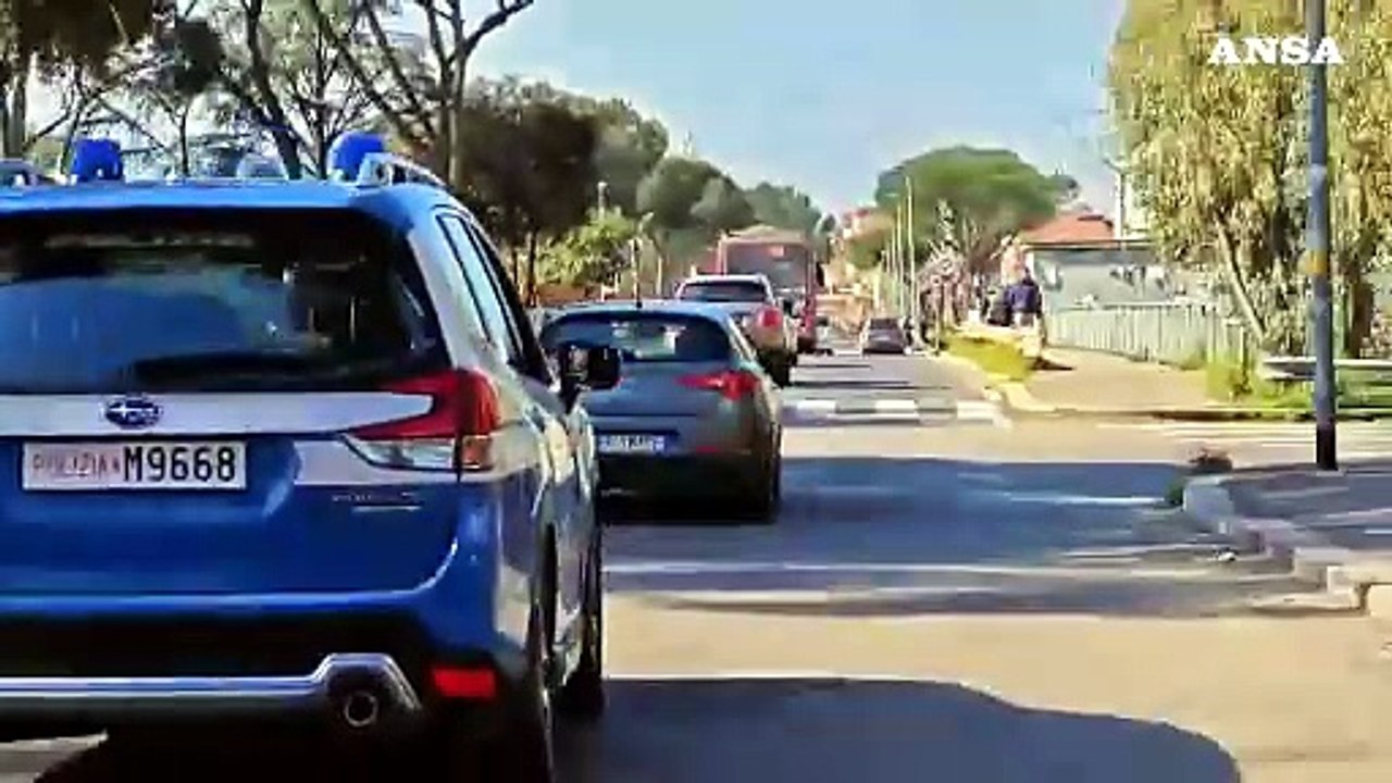 Roma, blitz antidroga a Tor Bella Monaca