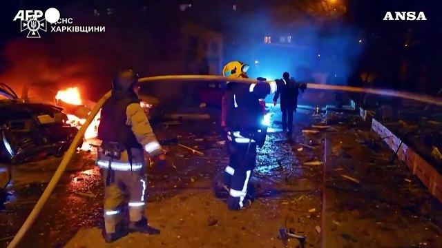 Ucraina, Kharkiv avvolta dalle fiamme dopo un attacco di droni russi