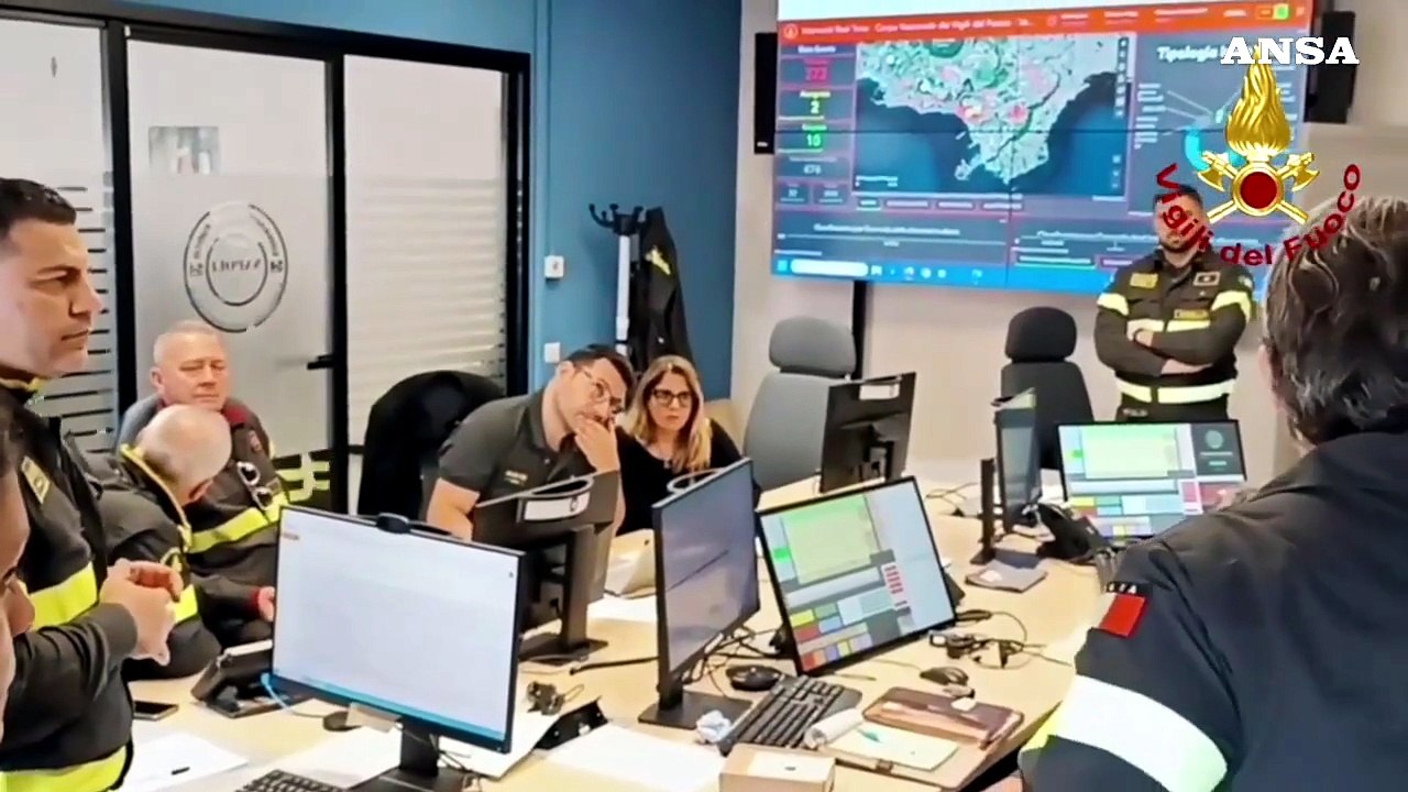 Campi Flegrei, Vigili del fuoco al lavoro per i controlli strutturali