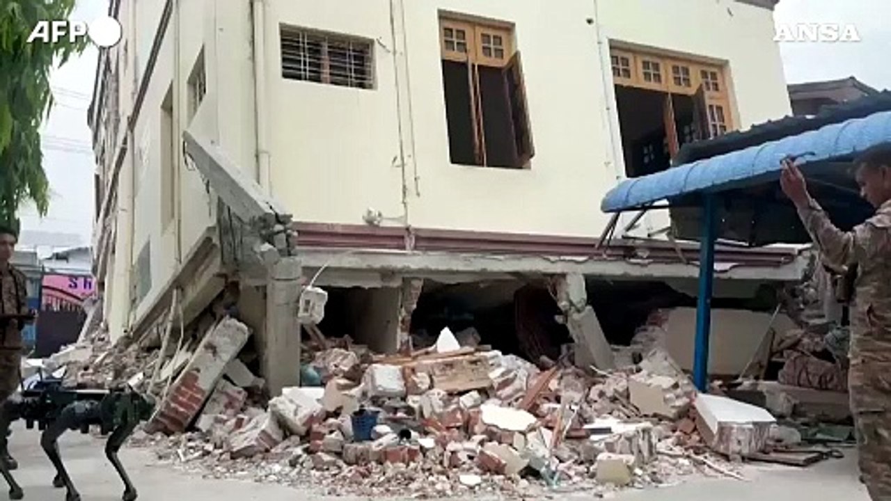 Sisma in Myanmar, l'esercito indiano usa i robot per valutare i danni