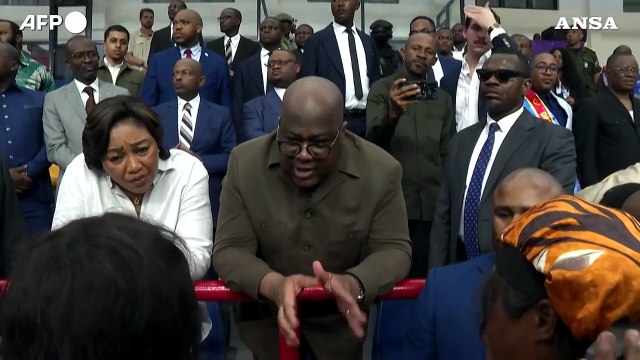 Congo, il presidente della Repubblica visita gli sfollati di Kinshasa