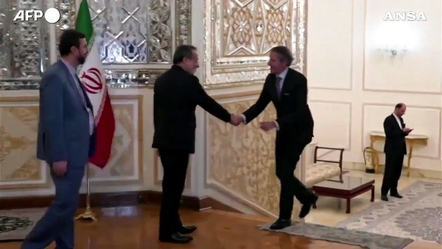 Iran, il ministro degli Esteri Araghchi riceve a Teheran il capo dell'Aiea Grossi
