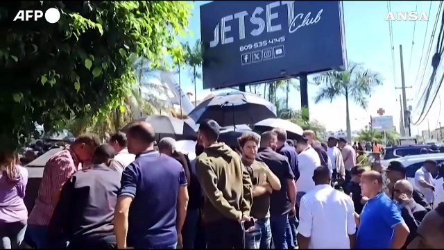 Crolla il tetto di una discoteca a Santo Domingo, decine di morti e feriti
