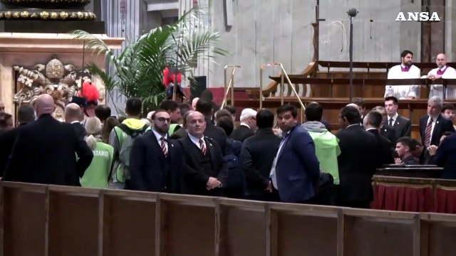 Papa Francesco, terminato l'afflusso dei fedeli per l'ostensione