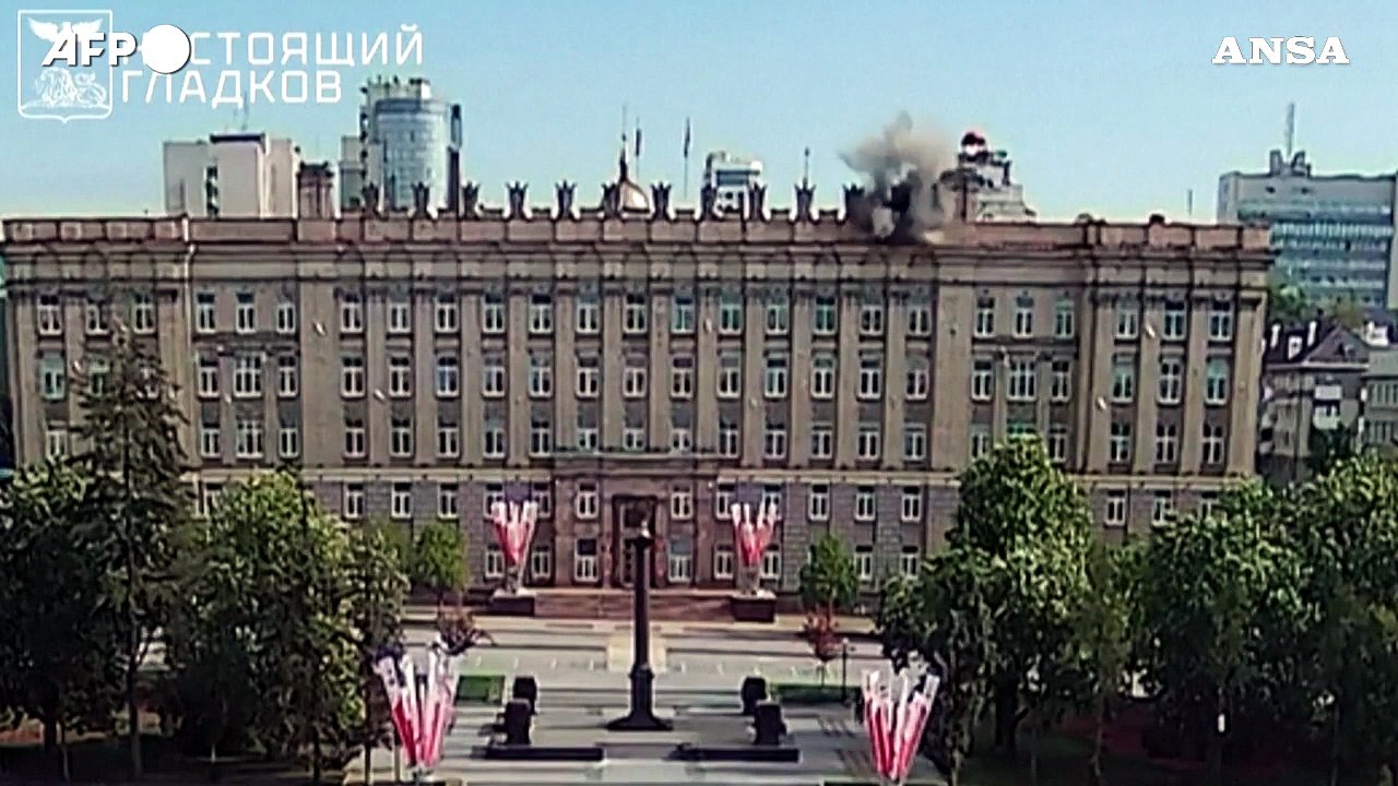 Belgorod, drone ucraino colpisce il palazzo del governo