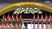 La musica di Rose Villain a Milano inaugura l'ora dell'aperitivo