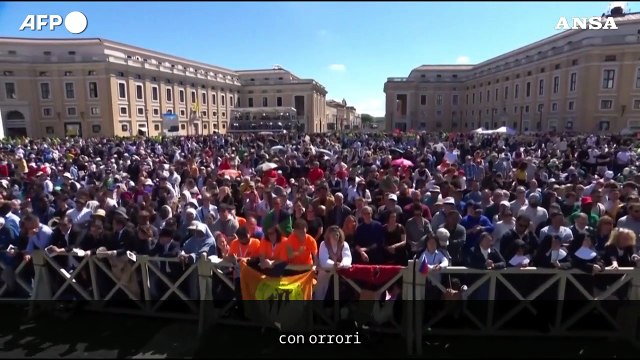 L'omelia del Cardinale Re: Di fronte alle guerre, Francesco ha elevato la sua voce implorando la pace
