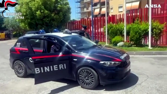 Arsenale in casa e soldi falsi, 46enne spagnolo arrestato nel Pontino