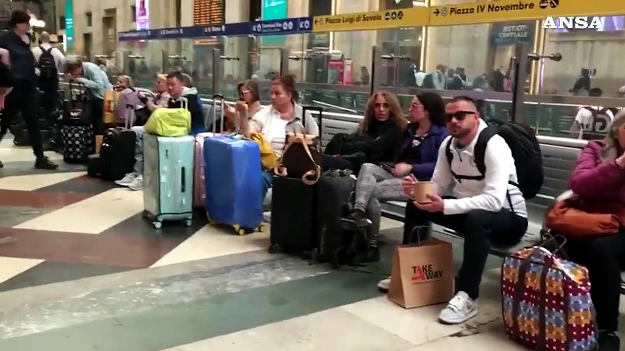 Sciopero treni, la situazione alla stazione di Milano Centrale