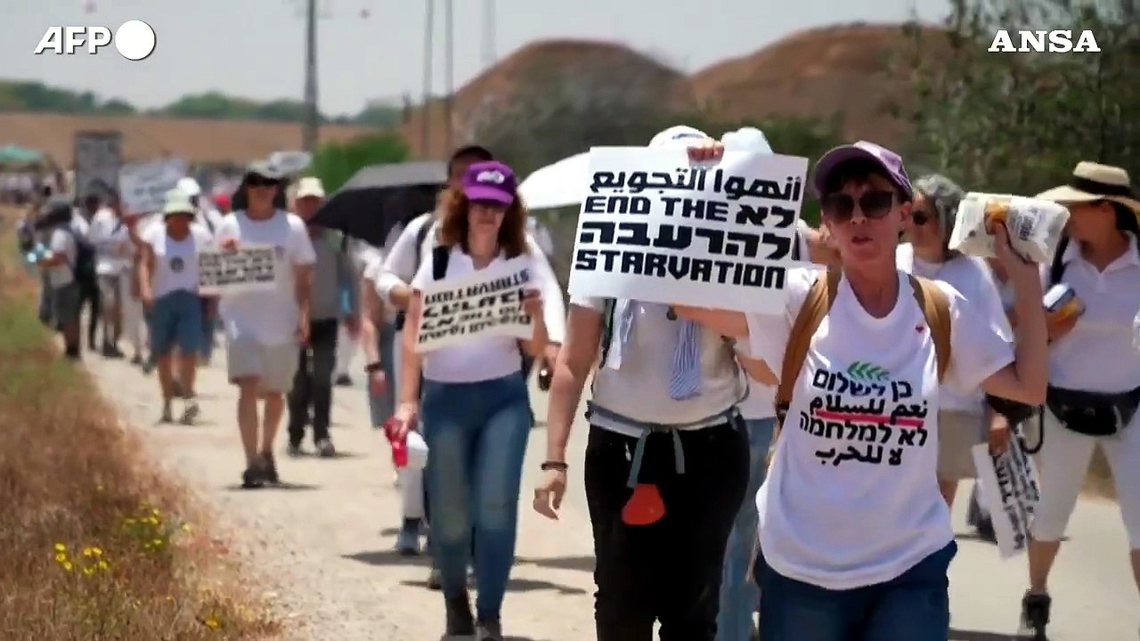 Gaza, cittadini israeliani protestano contro la guerra