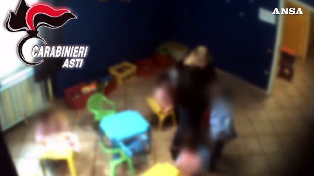 Asti, bambini maltrattati in un asilo: interdette due insegnanti