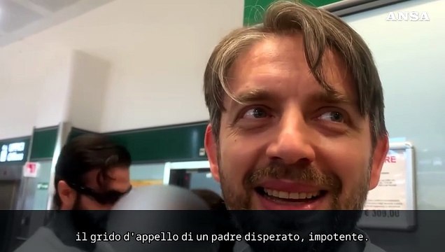 In Italia mamma e figlio in fuga dall'Iran, preoccupata ma felice