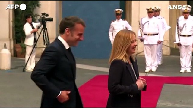 Italia-Francia, Meloni riceve Macron a Palazzo Chigi