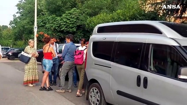 Donna trovata morta in casa nel Torinese, ipotesi femminicidio-suicidio