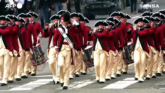 Washington, Trump e Melania alla parata per i 250 anni dell'esercito