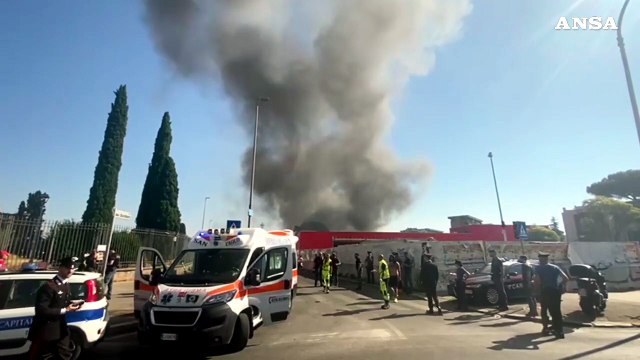 Esplosione in distributore di benzina a Roma, almeno 10 i feriti