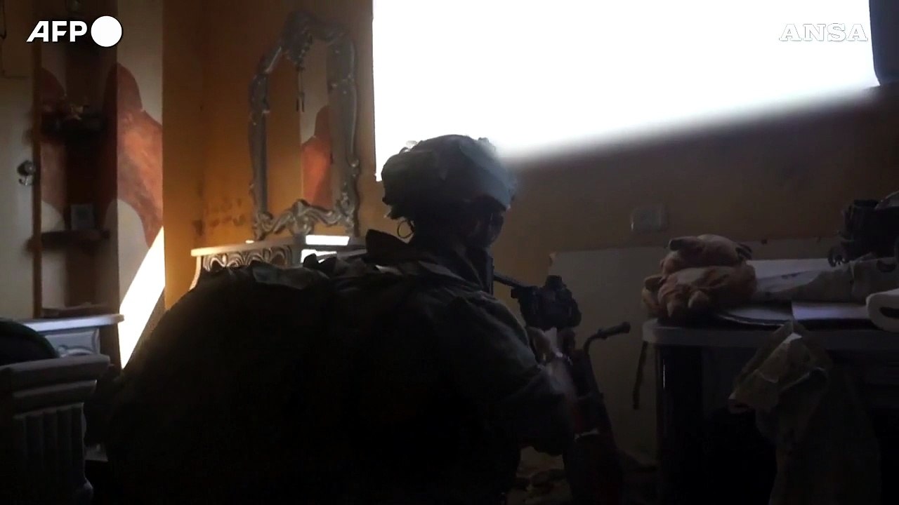 Gaza, non si fermano gli attacchi israeliani: "Colpiti siti dei terroristi"
