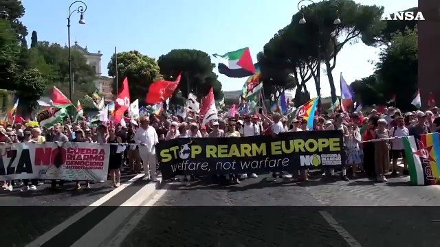 A Roma il corteo contro il riarmo, le guerre sconvolgono vita delle persone