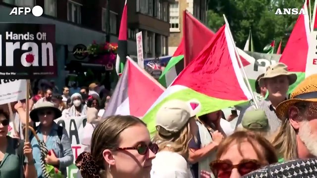 Londra, migliaia in piazza a sostegno dei palestinesi