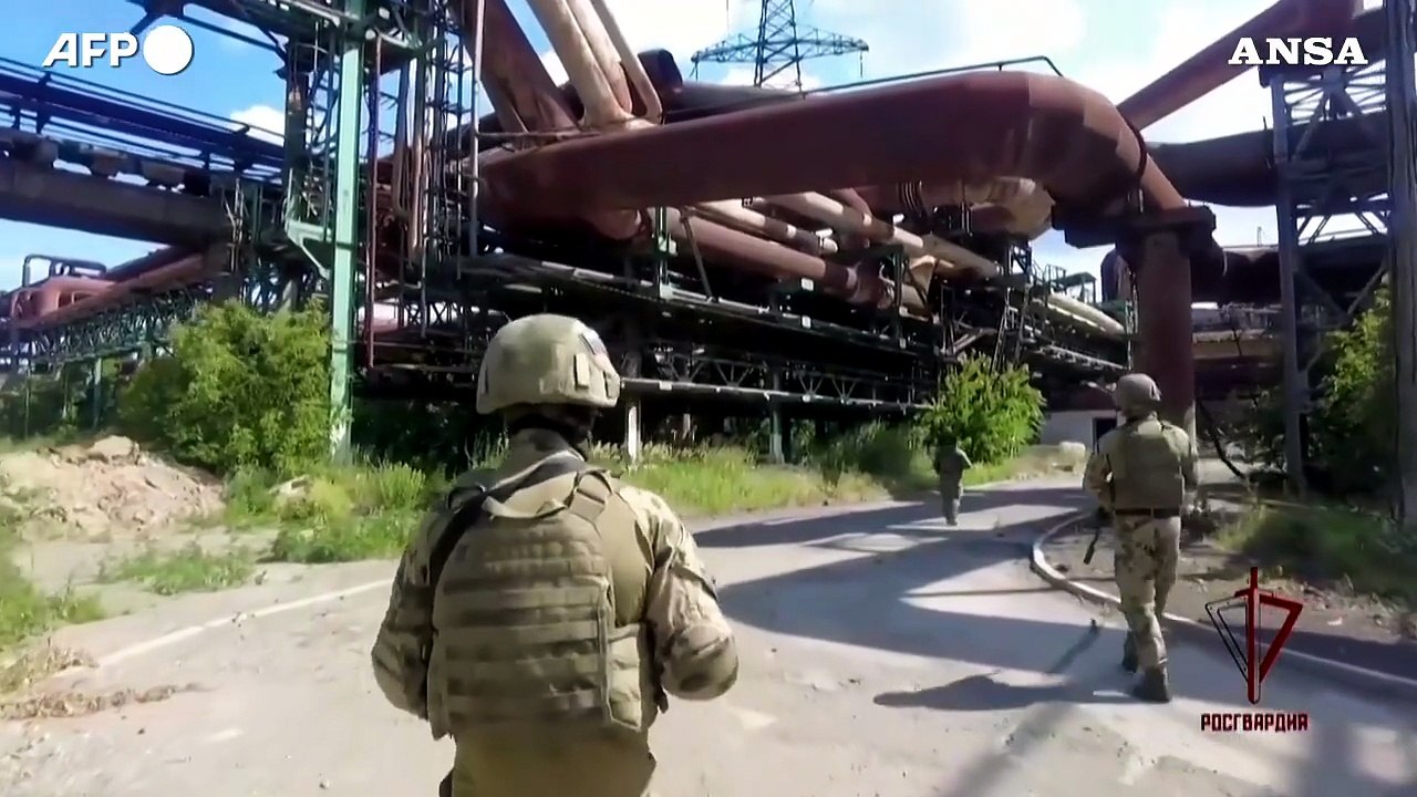 Ucraina, l'esercito russo nell'impianto di Azovstal semi-distrutto