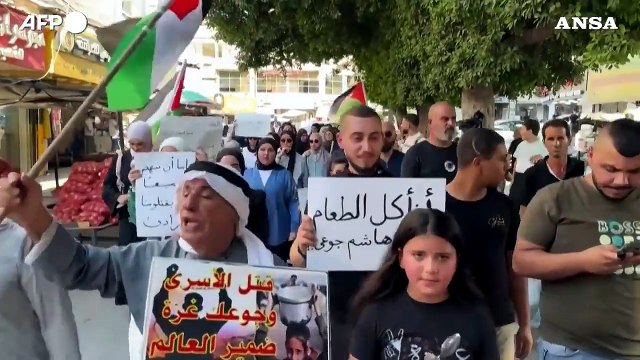 Jenin, manifestazione contro la crisi umanitaria nella Striscia di Gaza