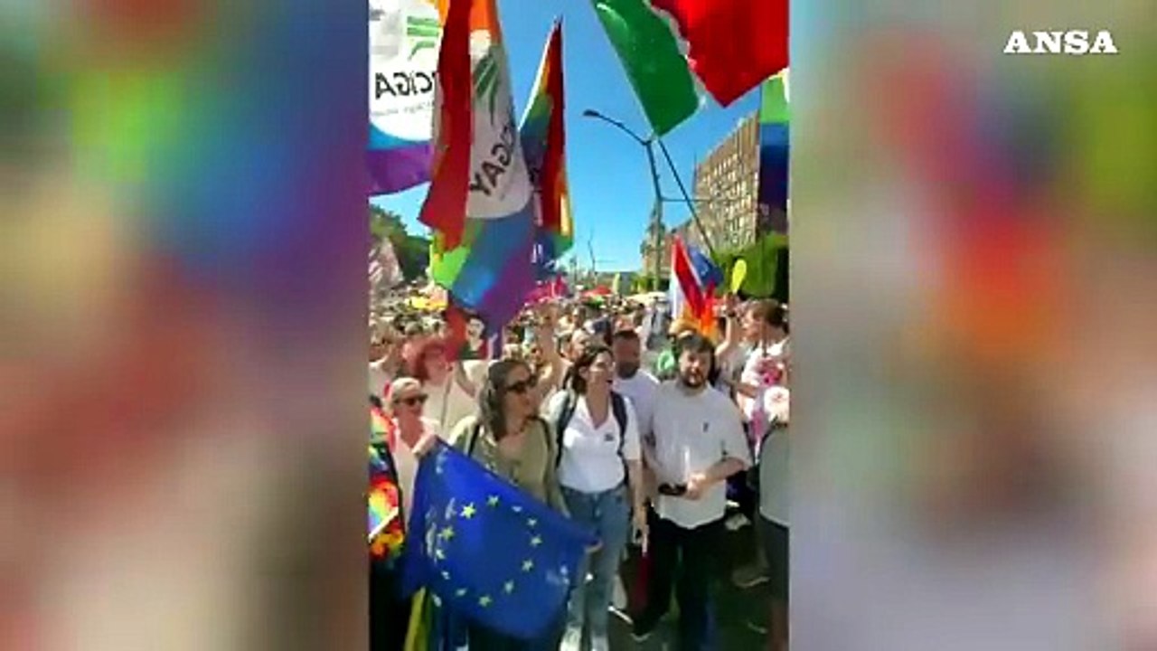 Al Pride di Budapest si canta "Bella Ciao"