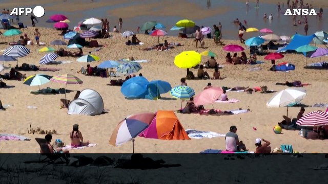 E' in vigore in Francia il divieto di fumo su spiagge e parchi