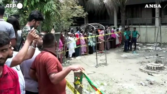 Bangladesh, sale a 27 morti il bilancio dell'incidente aereo a Dacca