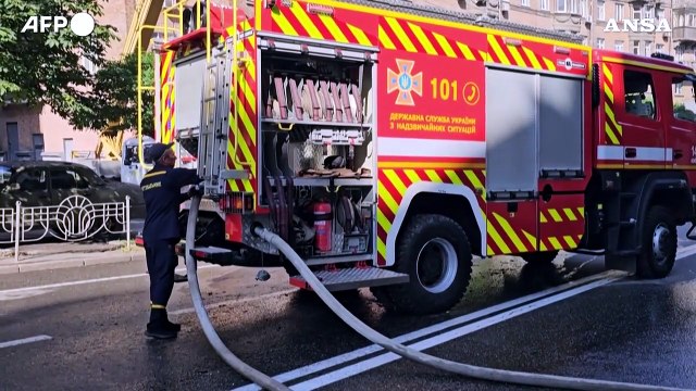 Ucraina, tra le strade di Kiev dopo il massiccio attacco russo