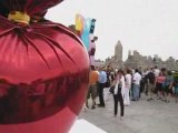 Metropolitan Museum - Jeff Koons on the Roof Garden