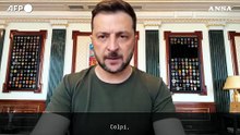 Zelensky: "Mosca uccide anche nel giorno dei negoziati"