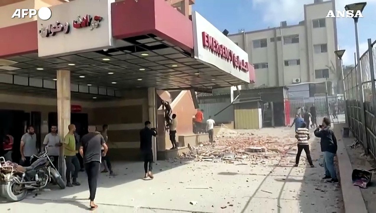 Gaza, colpito l'ospedale Nasser a Khan Yunis: morti e feriti