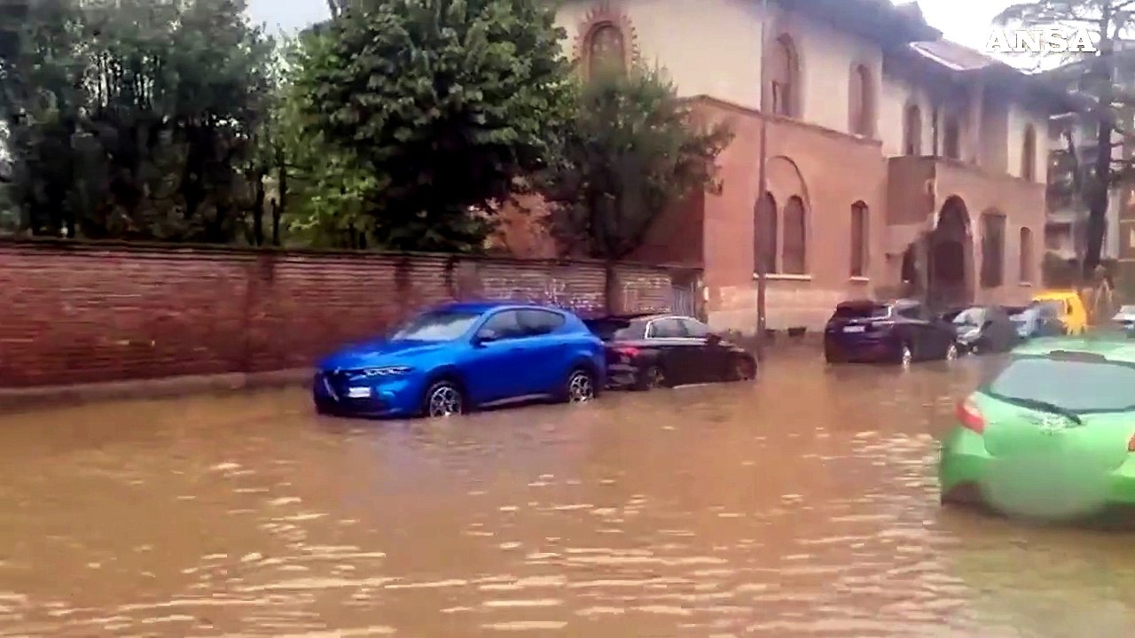 Il Seveso esonda a Milano, alto il livello anche del Lambro
