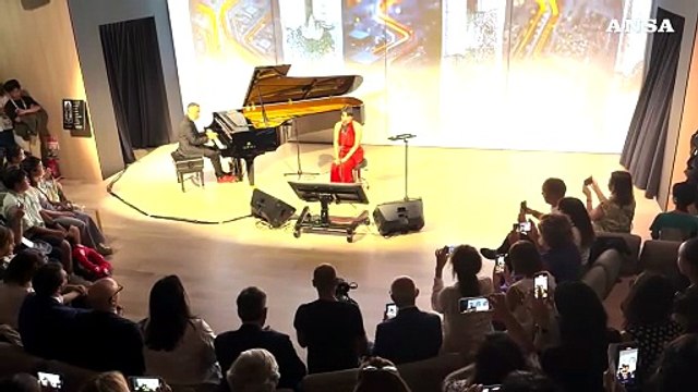 Expo Osaka, Arisa emoziona il Giappone al padiglione Italia