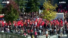 Parigi in piazza contro la finanziaria, il corteo parte dalla Bastiglia