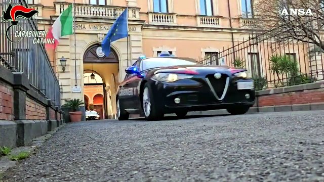 Sette arresti per rapina violenta in villa a una famiglia nel Catanese