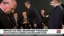 Bahçeli ve Özel'in samimi sohbeti