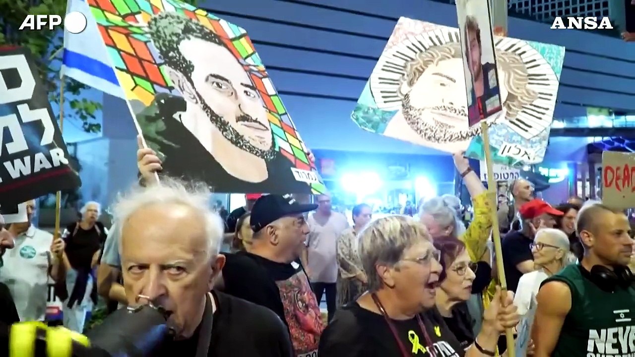 Tel Aviv, in migliaia alla manifestazione per un accordo su Gaza