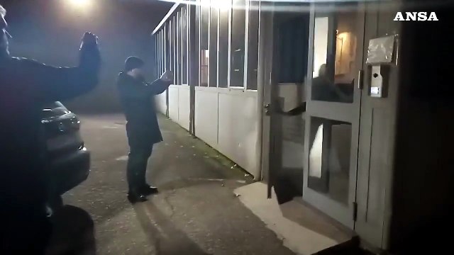 Neonati sepolti, Chiara Petrolini lascia il Tribunale di Parma